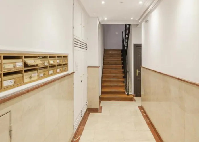 Apartment Elegant Retreat In City Center